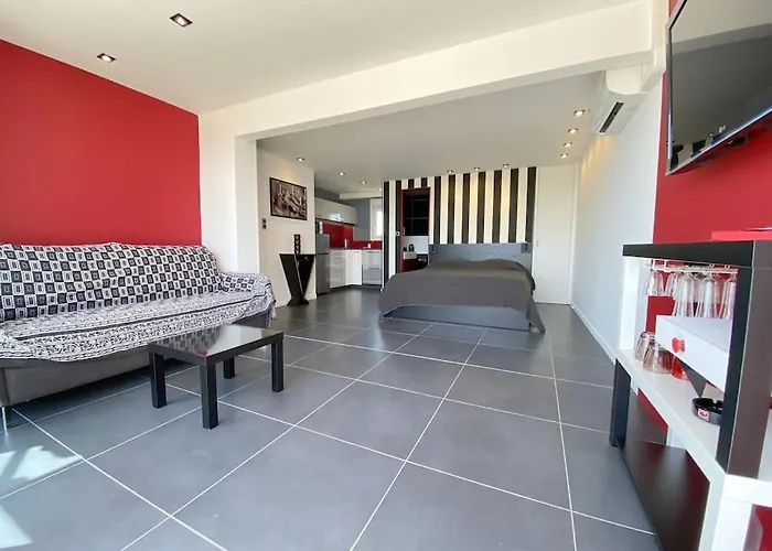 383, Port Nature 3 Au Village Naturiste